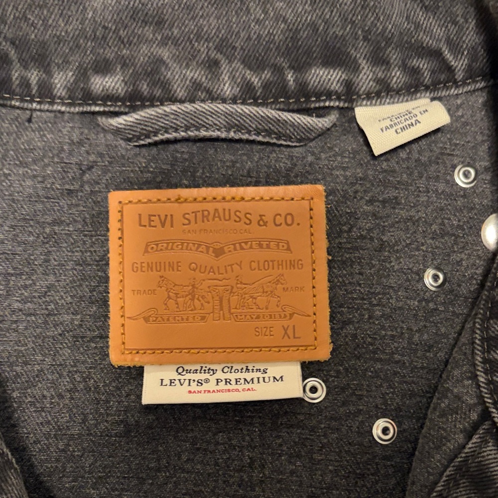 Levi’s Premium - 90’s Studded Trucker Jacket - Picture 3 of 4